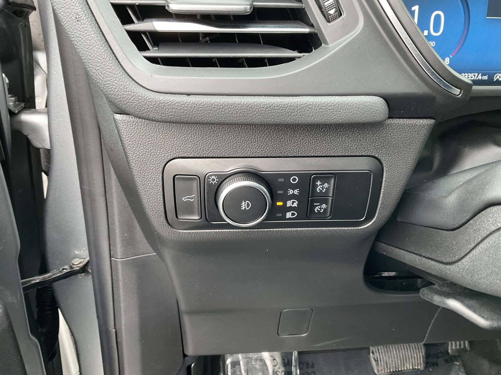 Used 2024 Ford Escape Platinum image 32