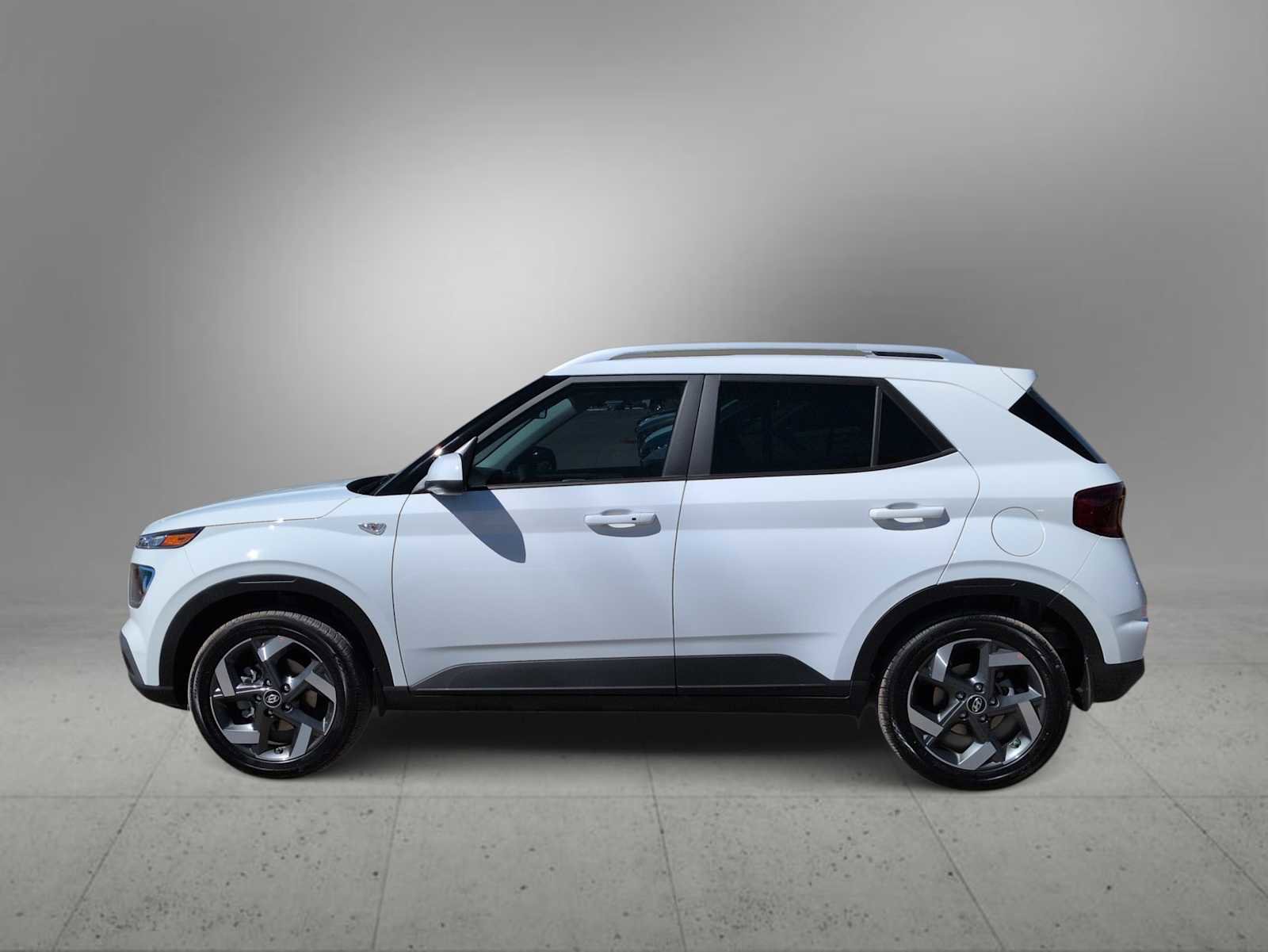 Certified 2026 Hyundai Venue SEL image 5