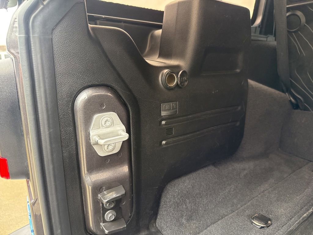 Used 2022 Jeep Wrangler Unlimited Sahara 4xe image 35