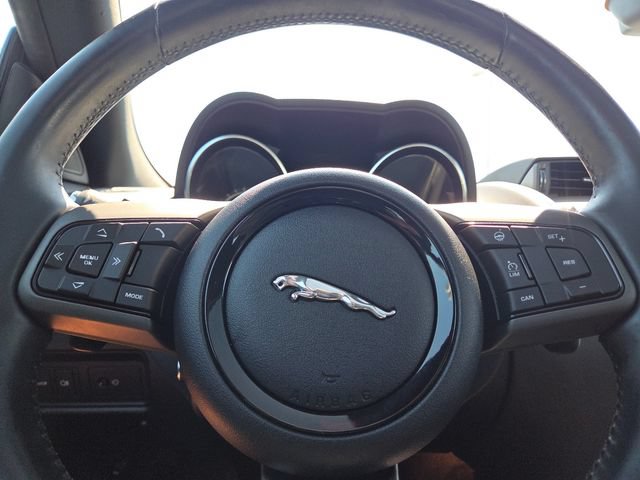 Used 2016 Jaguar F-TYPE Coupe RWD image 25