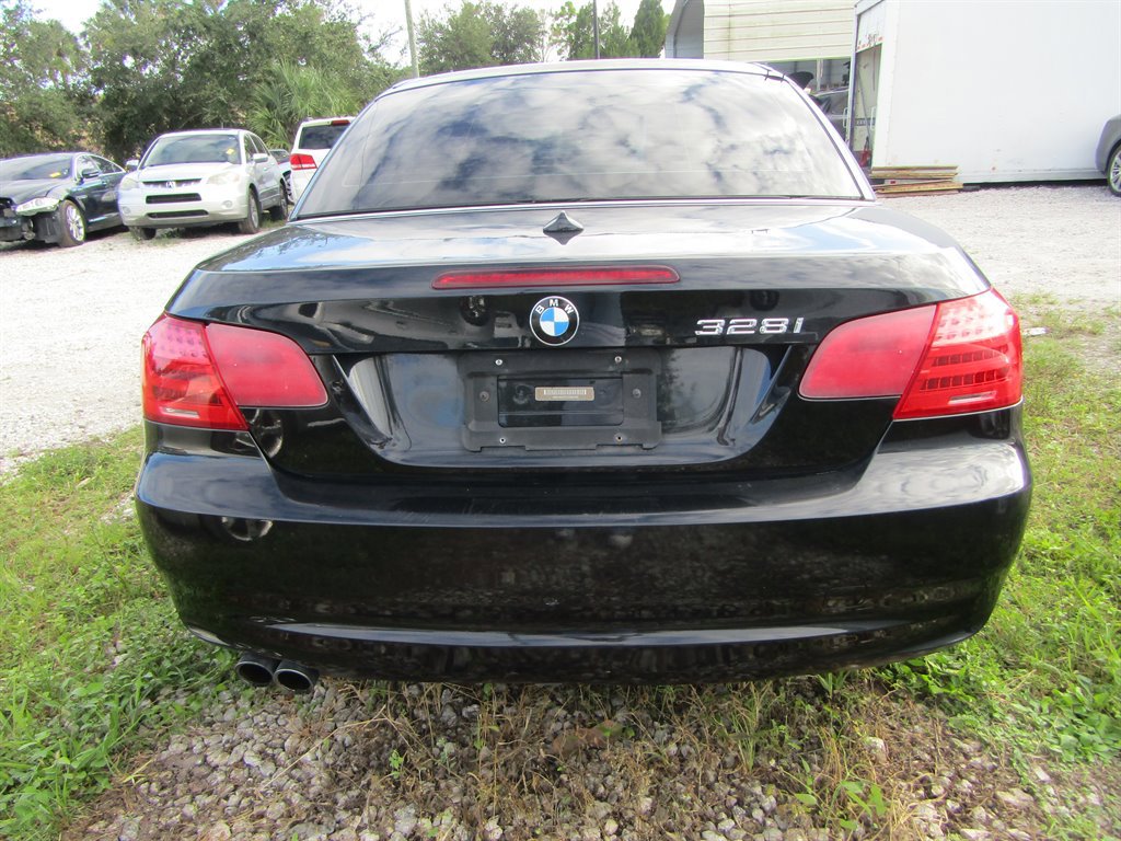 Used 2012 BMW 328i Convertible image 4