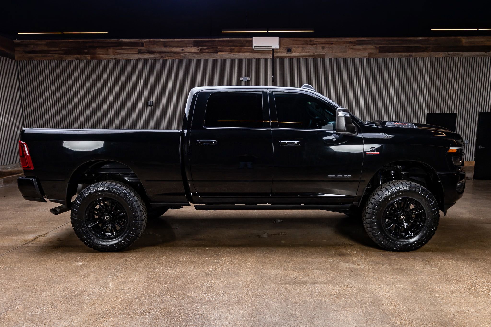 Used 2025 RAM 2500 Laramie image 11