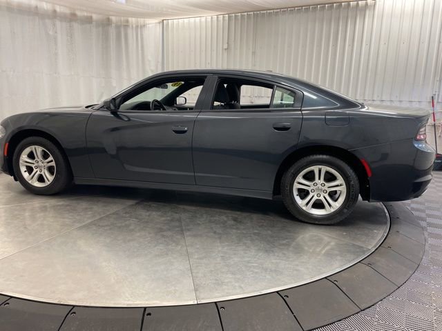 Used 2019 Dodge Charger SXT RWD image 3
