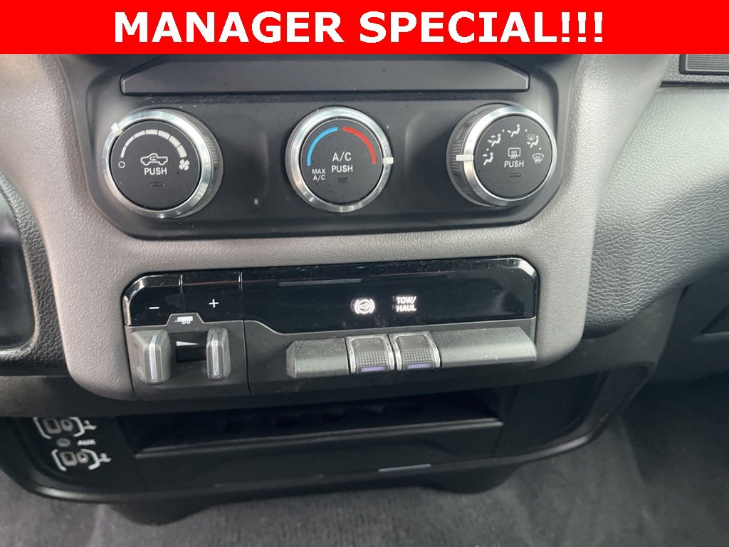 Used 2024 RAM 3500 Big Horn image 31