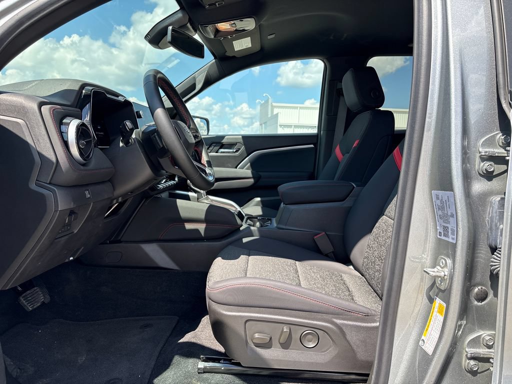 Used 2026 Chevrolet Colorado Z71 AWD/4WD image 13