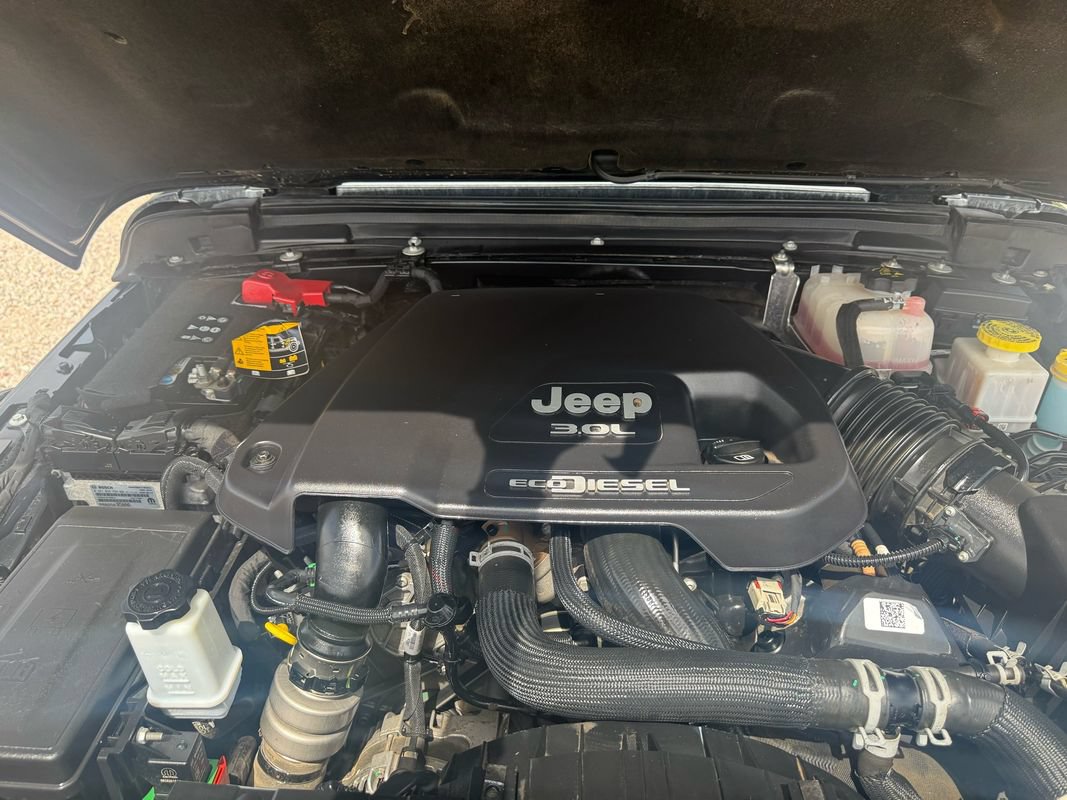 Used 2022 Jeep Gladiator Rubicon w/ LED Lighting Group AWD/4WD image 25