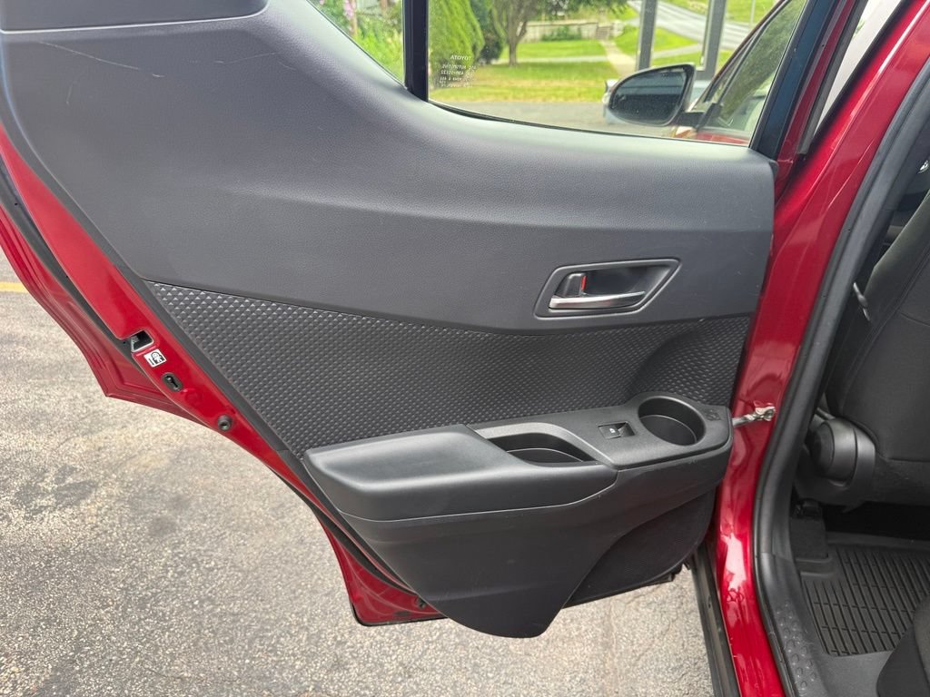 Used 2019 Toyota C-HR XLE FWD image 20