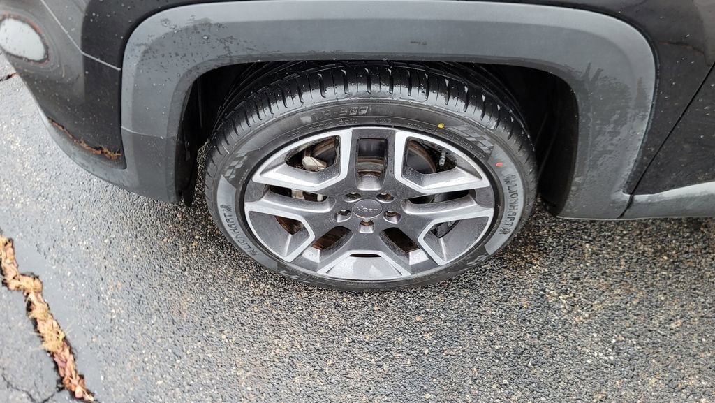 Used 2021 Jeep Renegade Latitude image 6