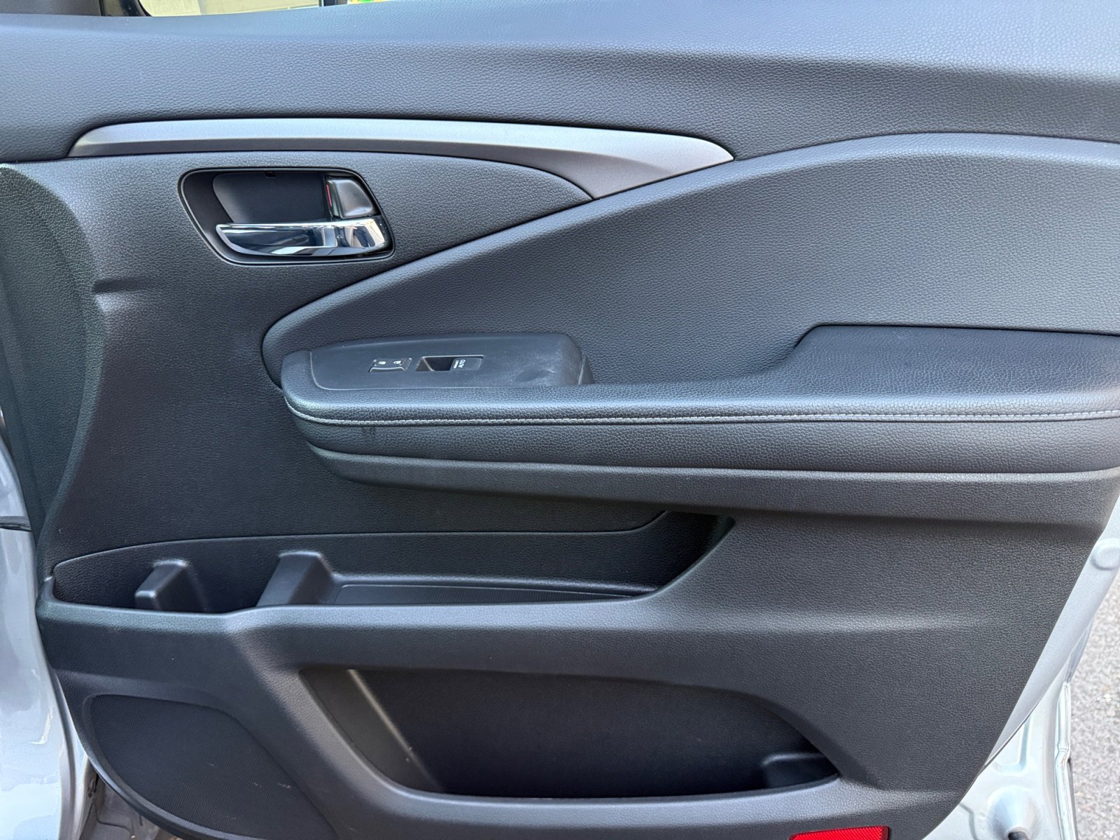 Used 2017 Honda Ridgeline RT image 16