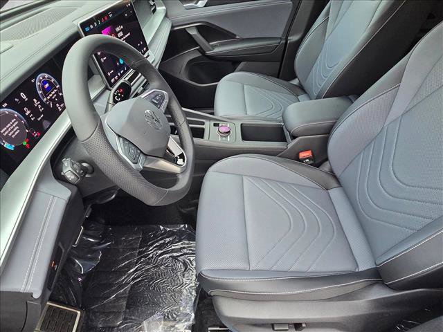 New 2026 Volkswagen Tiguan SE R-Line image 4