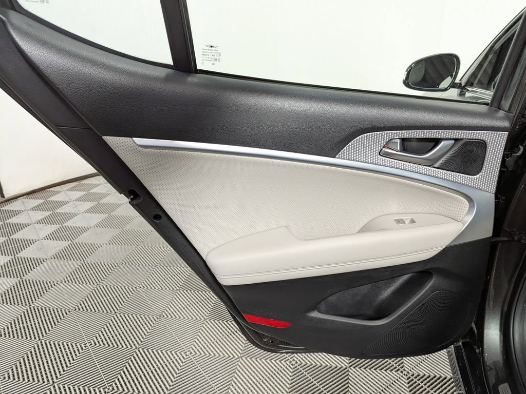 Used 2023 Genesis G70 2.0T w/ Sport Prestige Package image 41