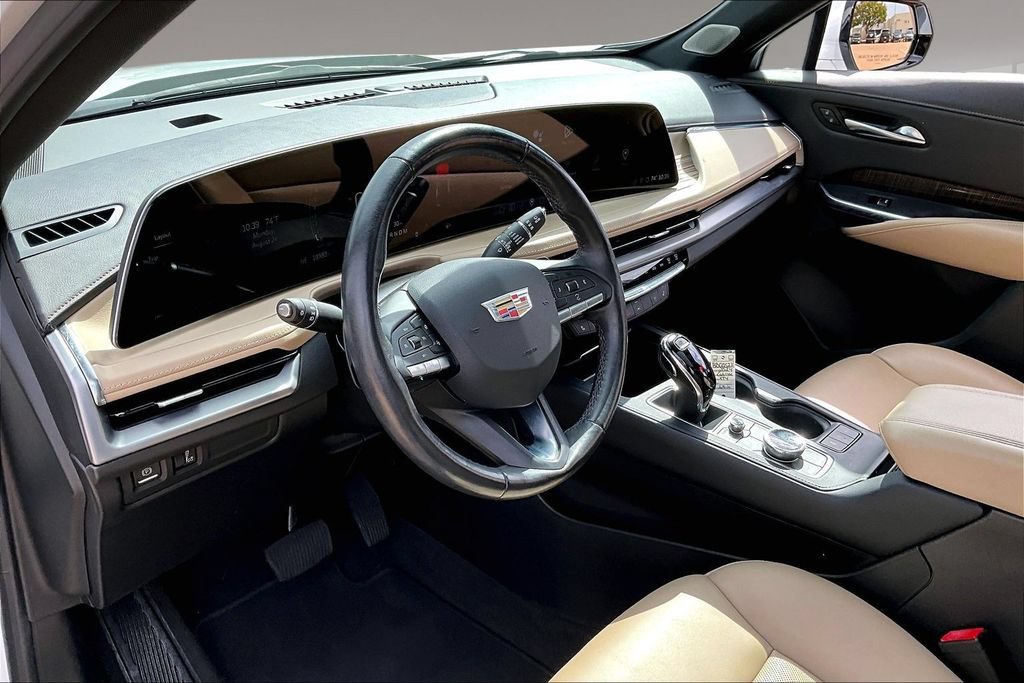 Used 2024 Cadillac XT4 Premium Luxury FWD image 13
