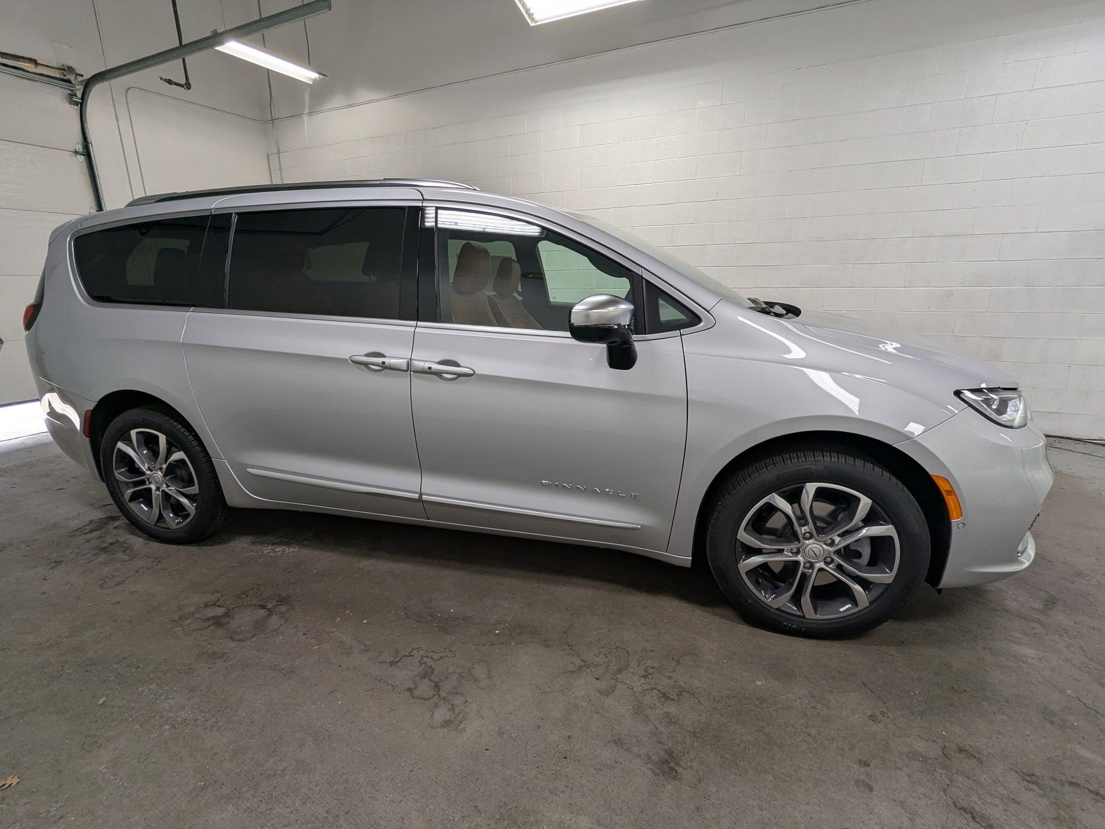 New 2026 Chrysler Pacifica Pinnacle image 2