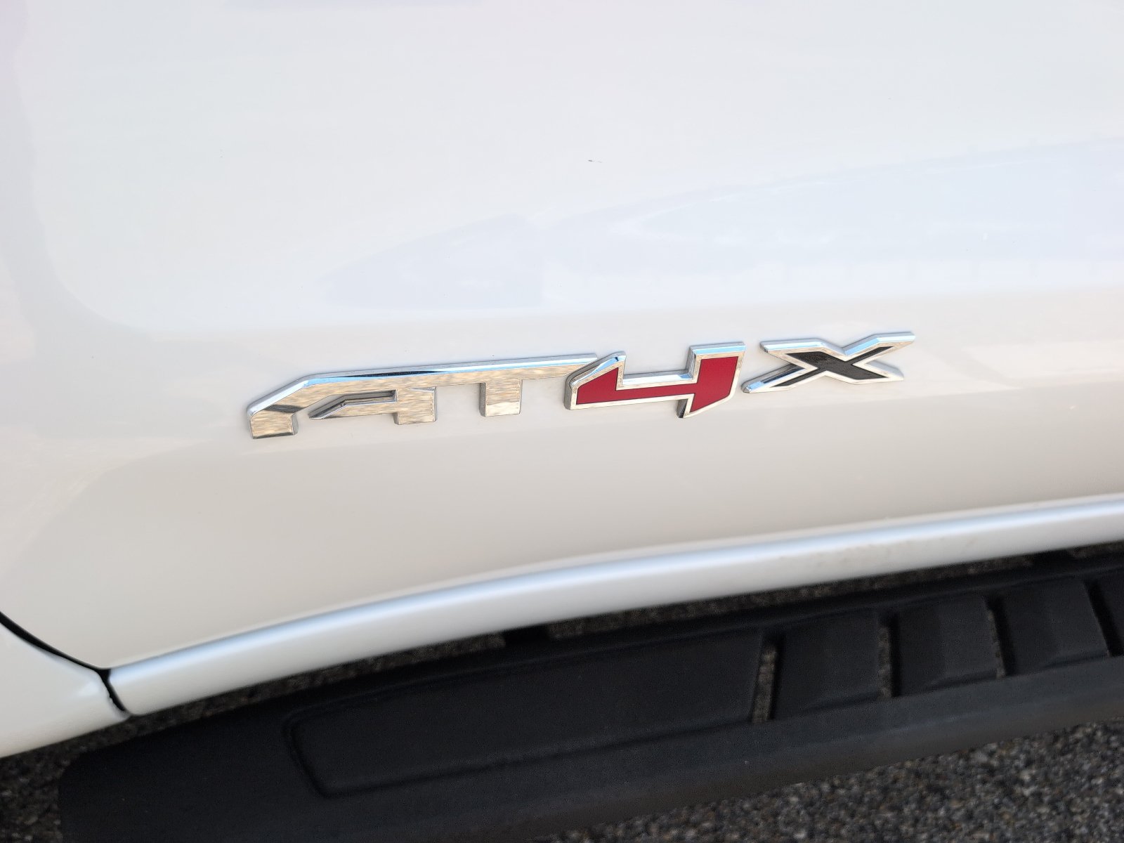 Used 2025 GMC Sierra 1500 AT4X AWD/4WD image 4