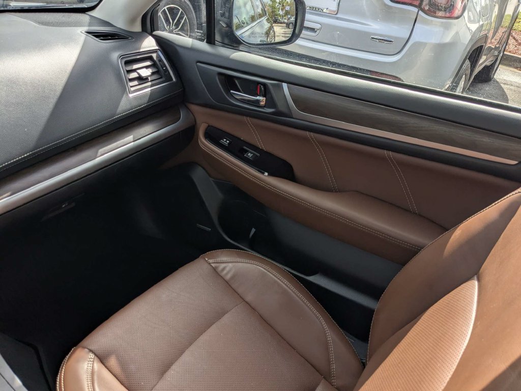 Used 2019 Subaru Outback 3.6R Touring AWD/4WD image 23