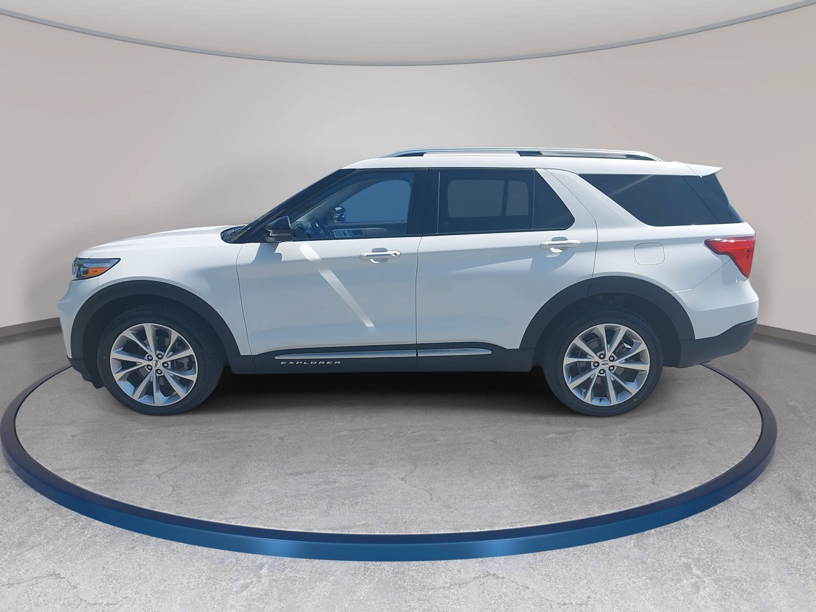 Used 2022 Ford Explorer Platinum w/ Equipment Group 601A AWD/4WD image 8
