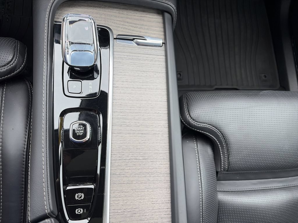 Used 2024 Volvo XC90 B6 Ultimate w/ Protection Package Premier AWD/4WD image 26