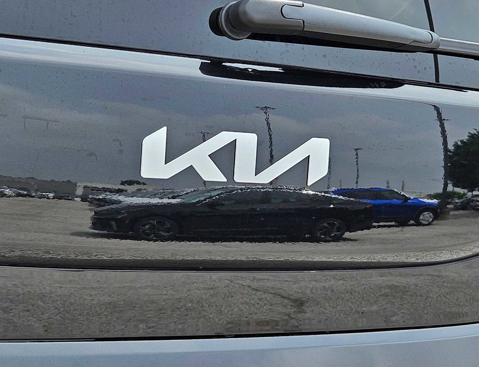 Certified 2025 Kia Soul LX w/ LX Technology Package FWD image 11