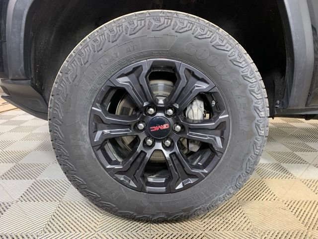 Used 2025 GMC Canyon Elevation image 33