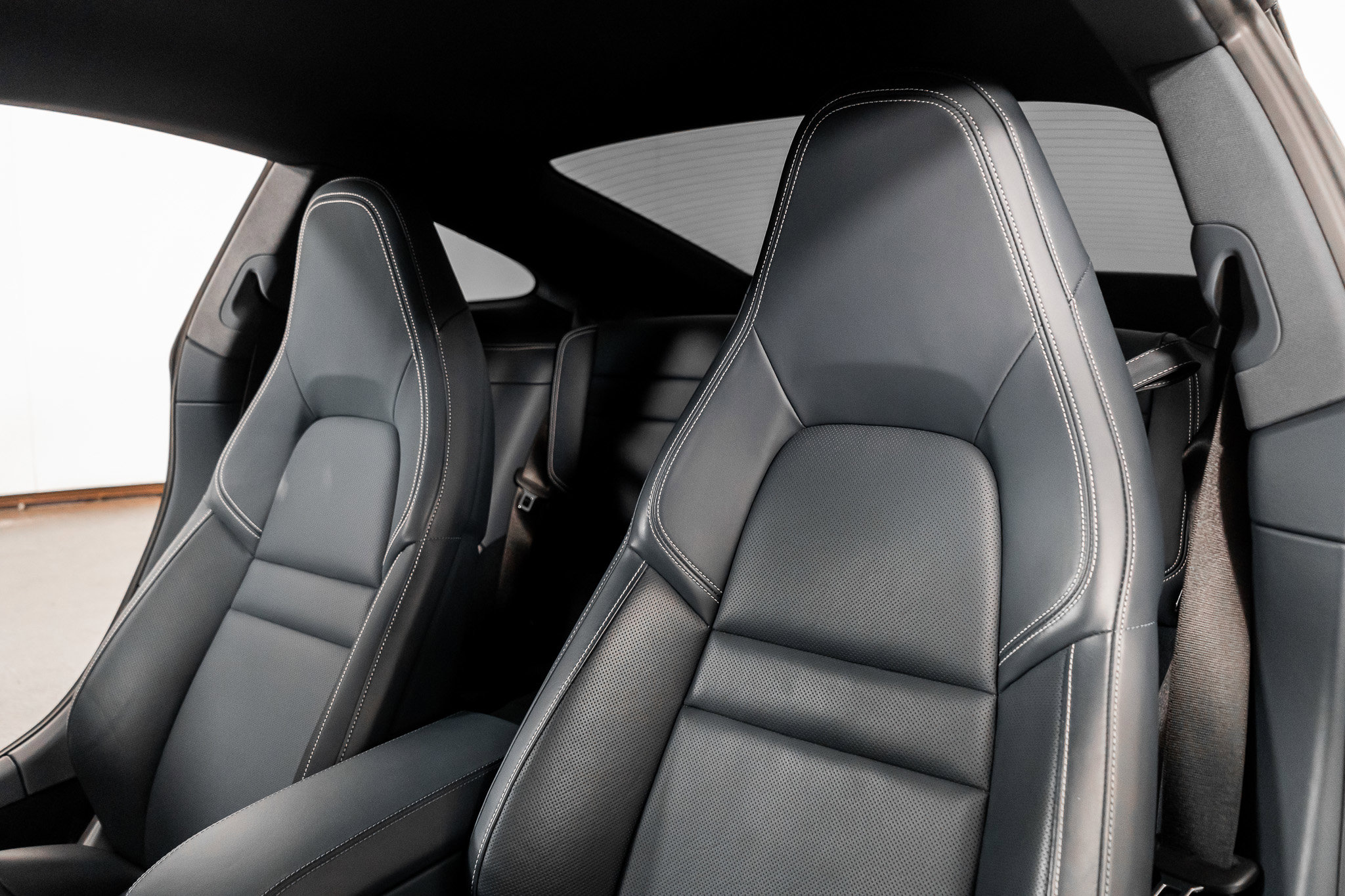 Used 2021 Porsche 911 Carrera image 3