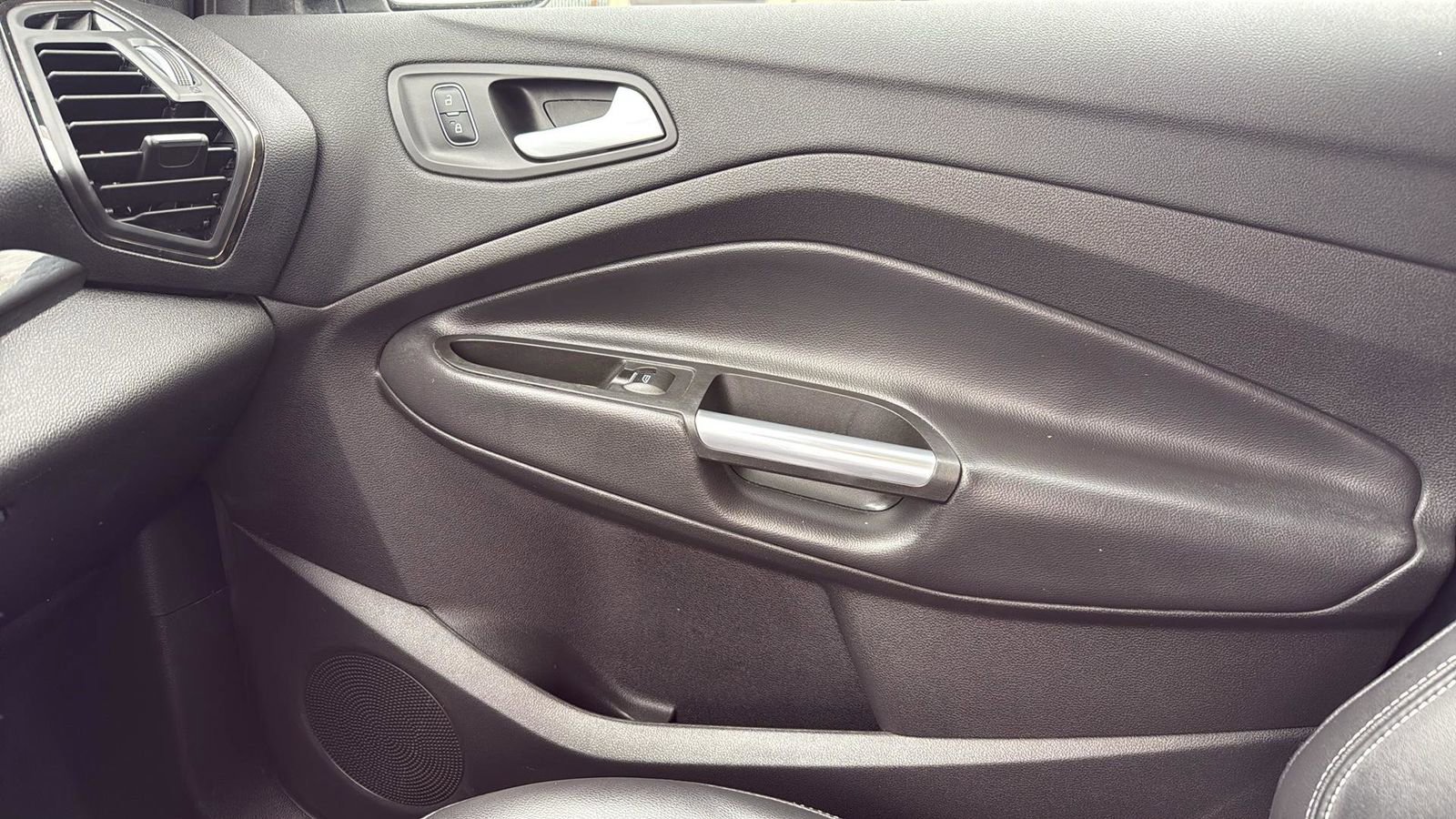 Used 2017 Ford Escape Titanium w/ Equipment Group 301A image 23