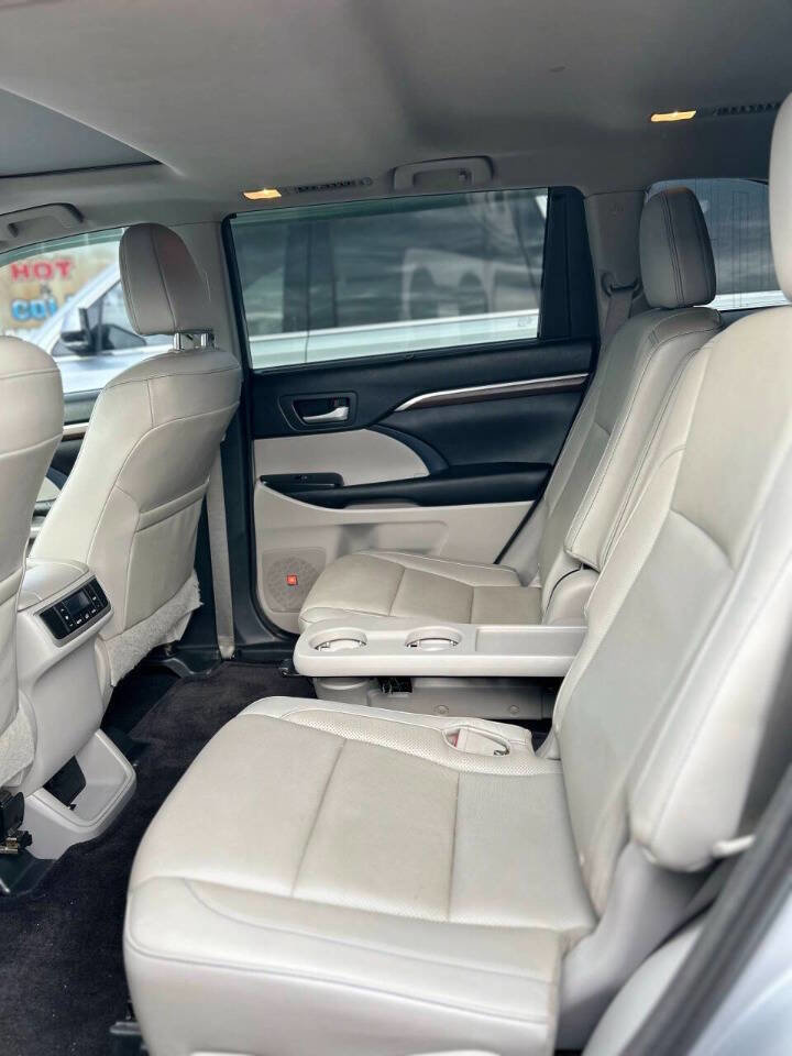 Used 2016 Toyota Highlander Limited image 21