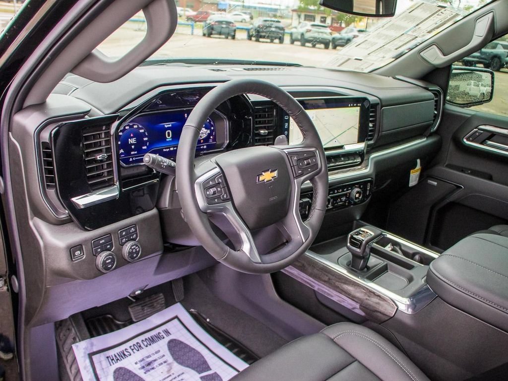 Used 2025 Chevrolet Silverado 1500 LTZ AWD/4WD image 48