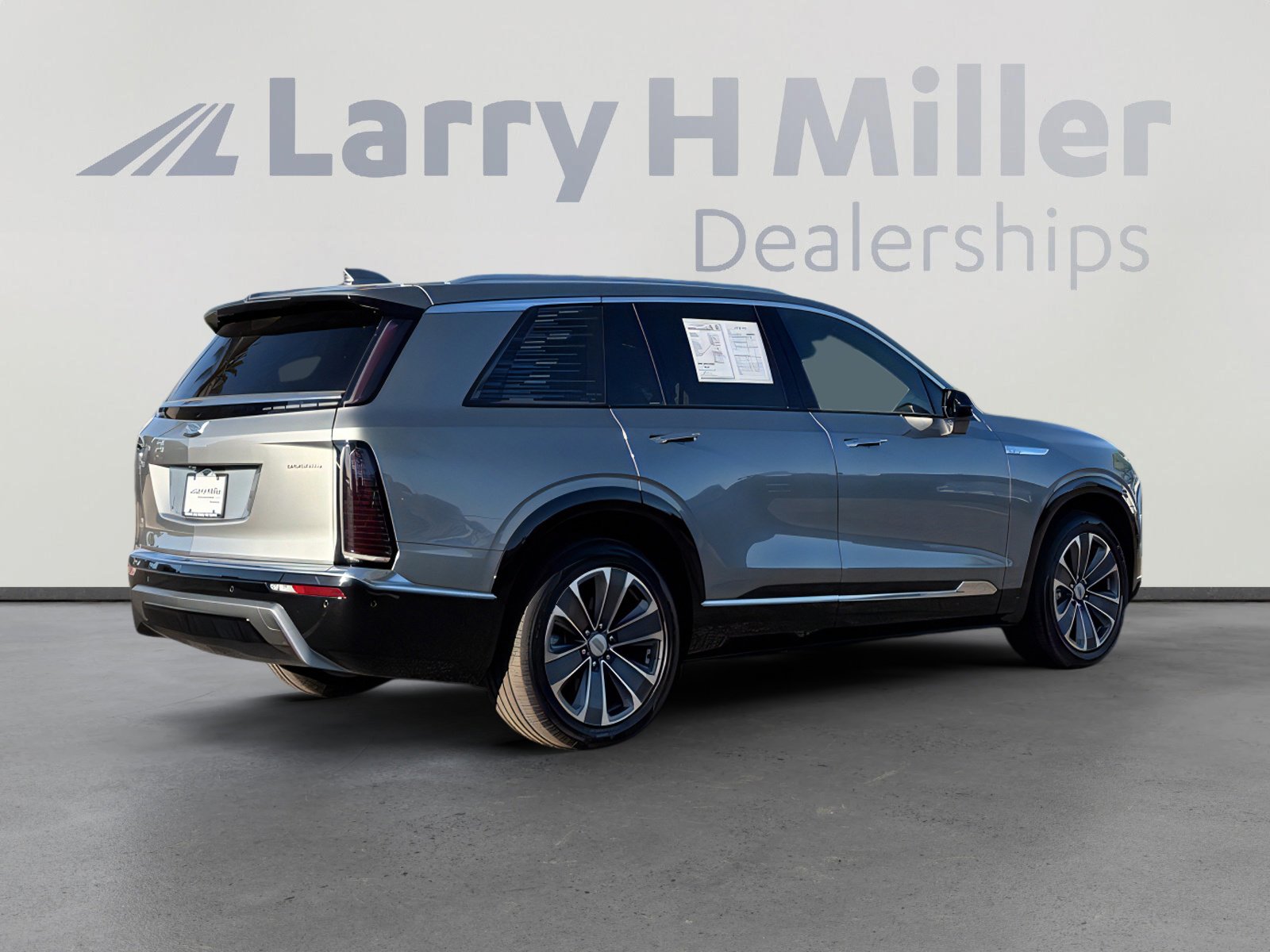 Used 2026 Cadillac Vistiq Luxury image 6