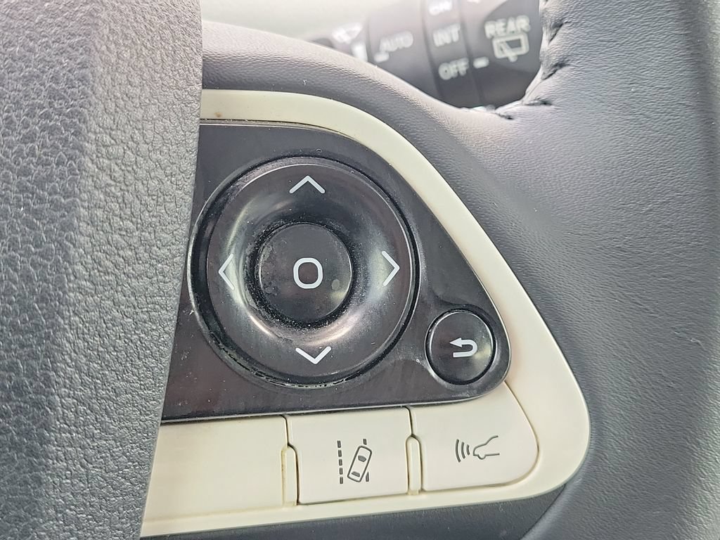 Used 2017 Toyota Prius Four FWD image 10