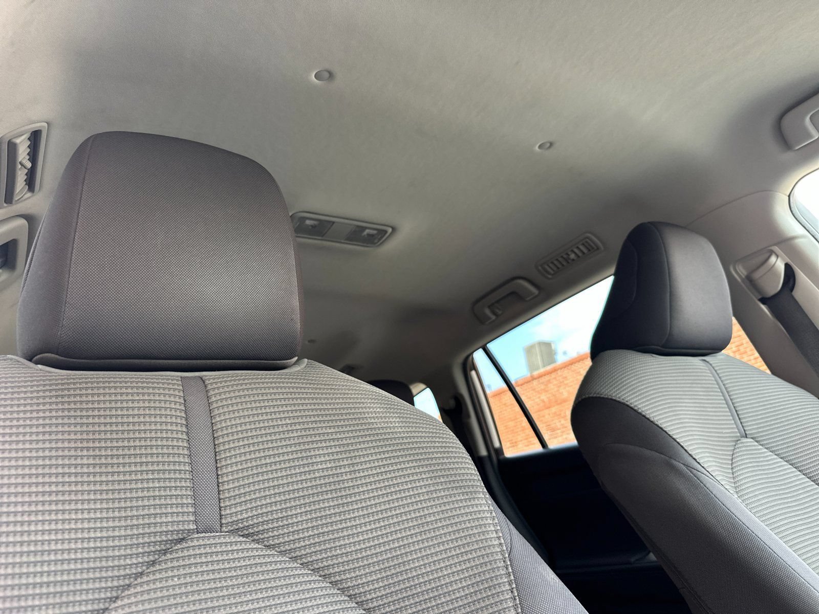 Used 2021 Toyota Highlander LE AWD/4WD image 24