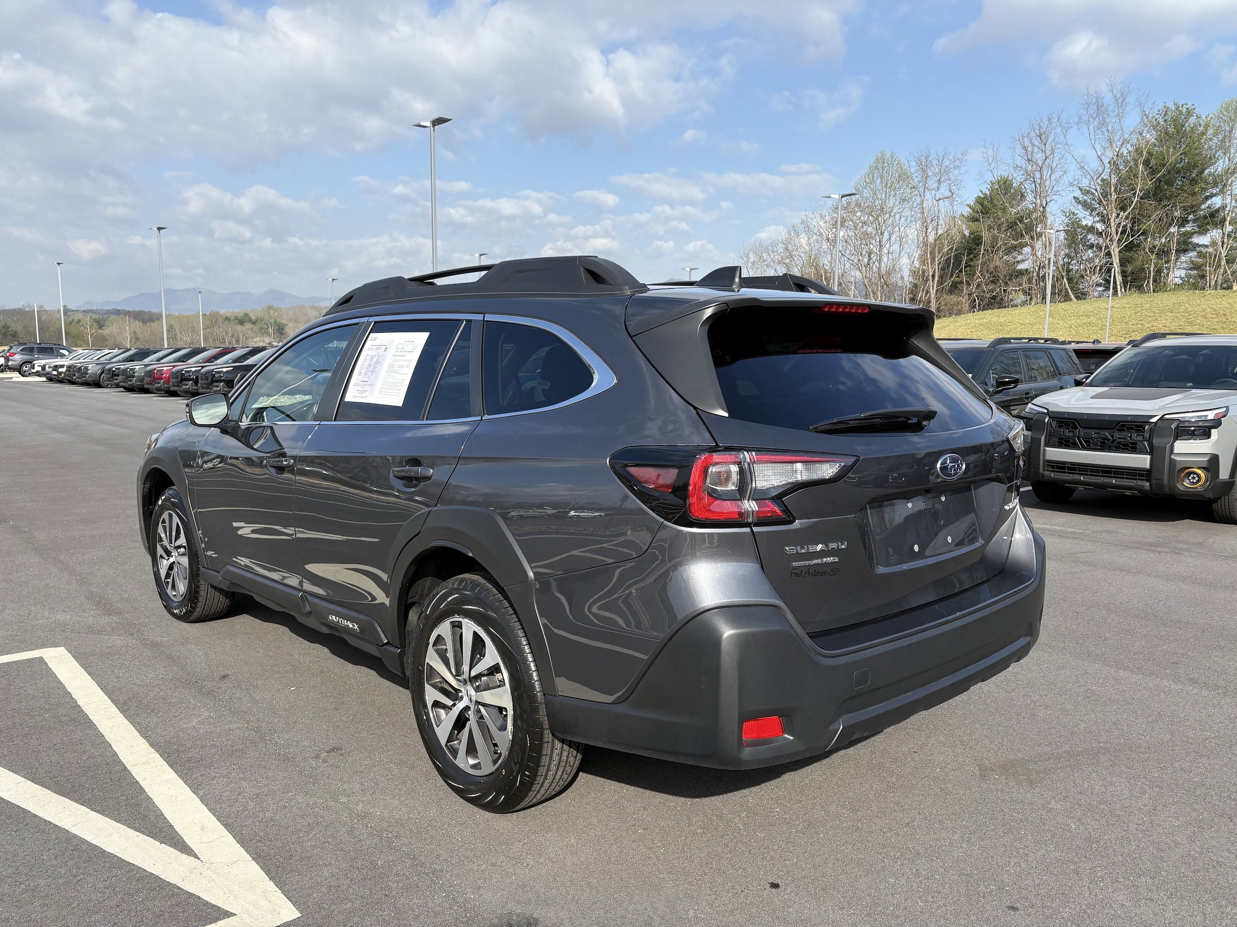 Certified 2025 Subaru Outback Premium AWD/4WD image 6