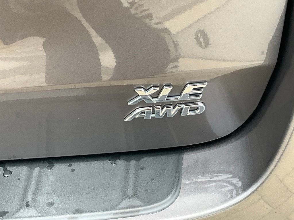 Used 2015 Toyota Sienna XLE AWD/4WD image 35