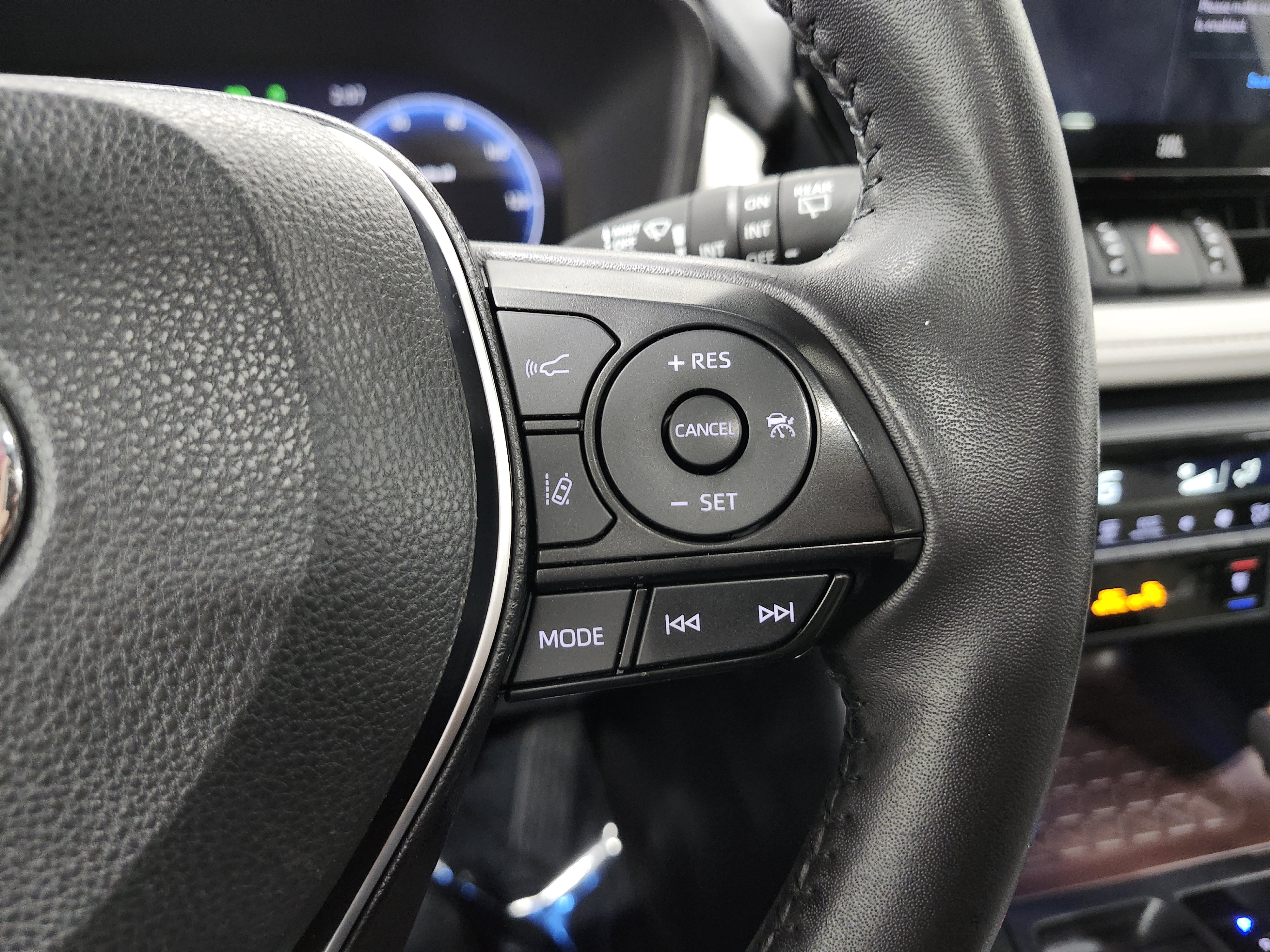 Used 2023 Toyota RAV4 Limited image 38