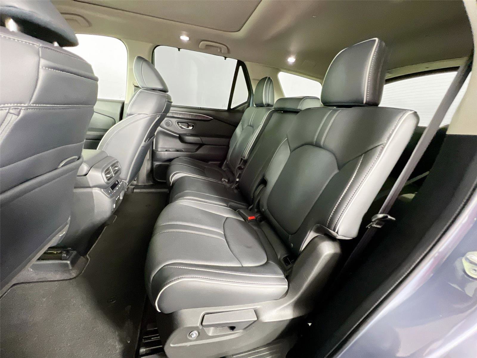 Used 2024 Honda Pilot Elite image 23