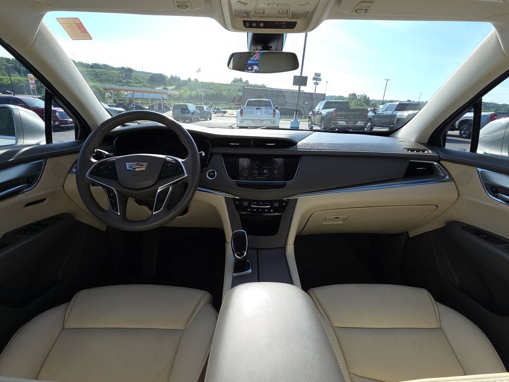 Used 2018 Cadillac XT5 Luxury w/ Driver Awareness Package FWD image 30