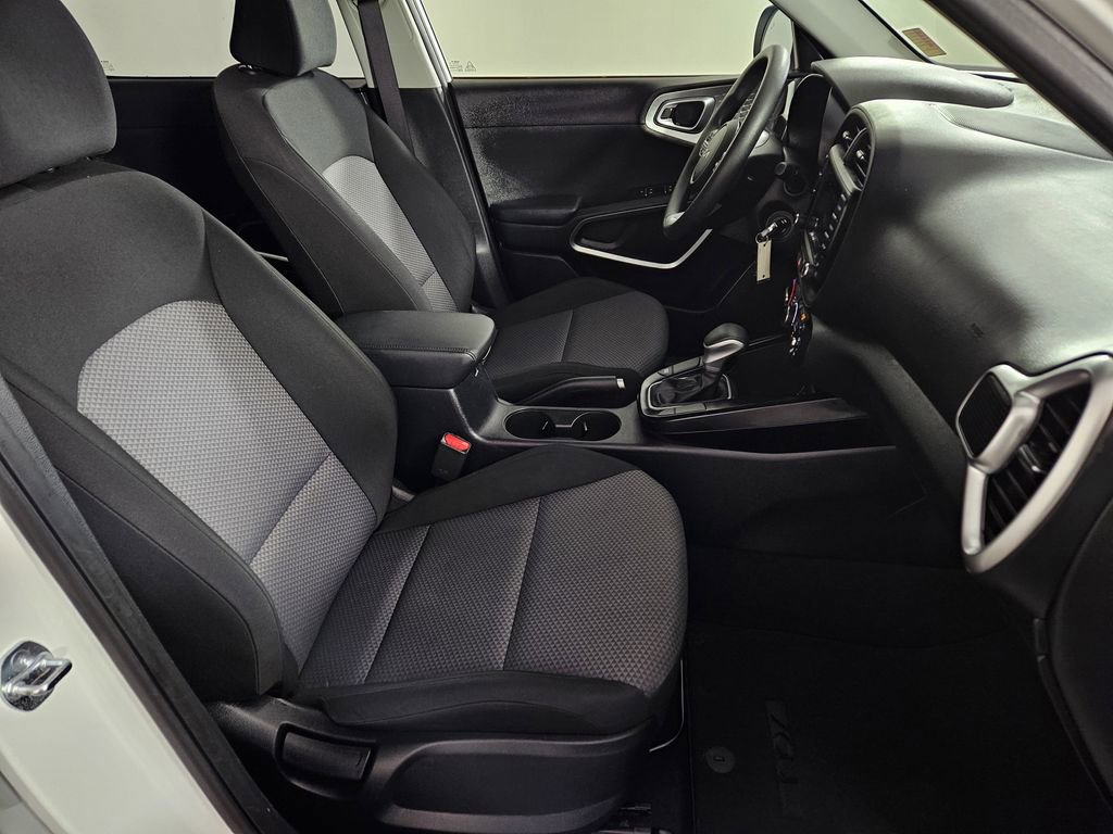 Used 2025 Kia Soul LX w/ LX Technology Package image 27