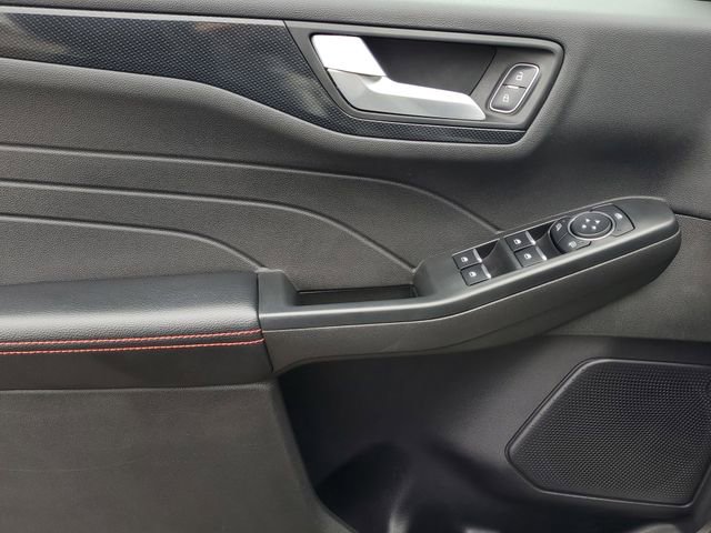 Certified 2024 Ford Escape ST-Line w/ Tech Pack #1 AWD/4WD image 9