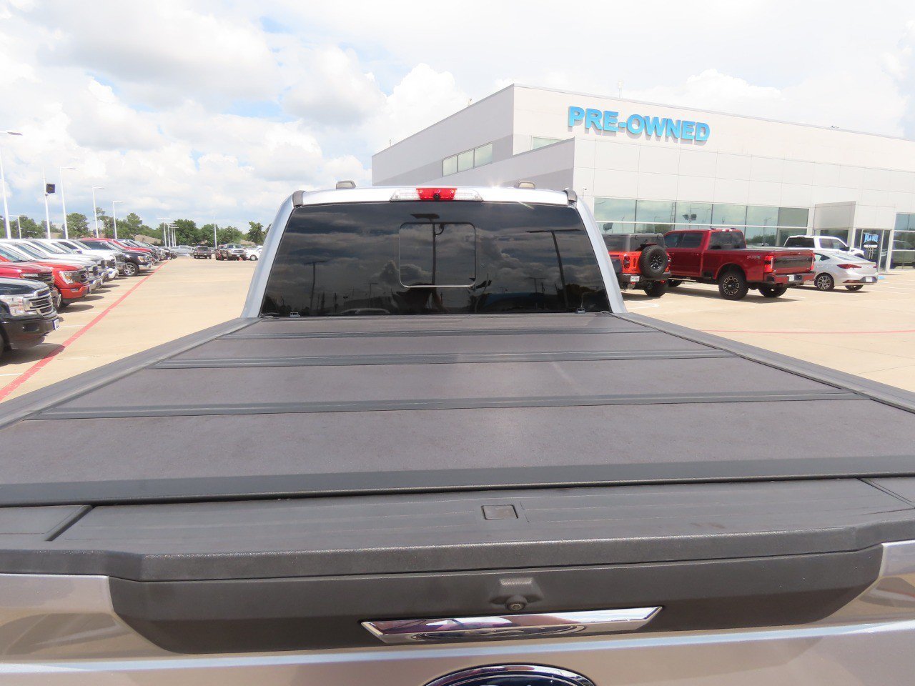 Used 2021 Ford F250 XLT w/ XLT Premium Package AWD/4WD image 14
