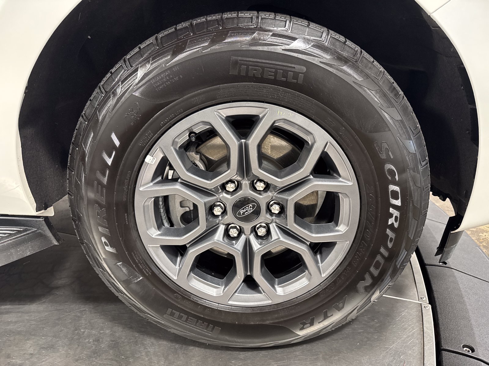 Used 2025 Ford Expedition Active AWD/4WD image 15