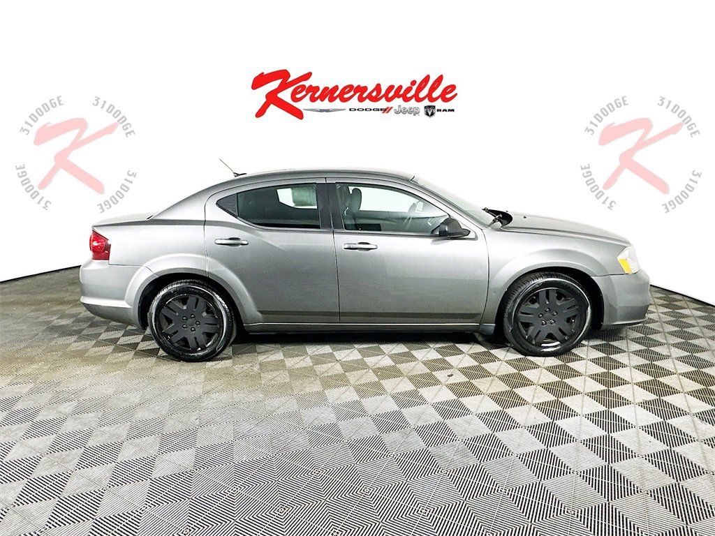 Used 2013 Dodge Avenger SE image 8