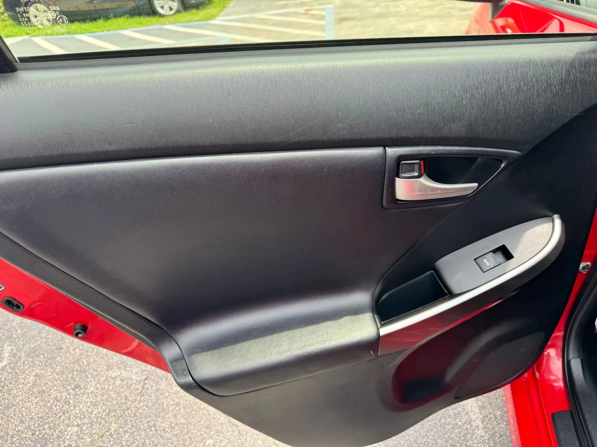 Used 2015 Toyota Prius Five image 29