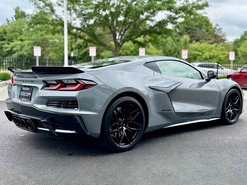 Used 2025 Chevrolet Corvette Z06 w/ Battery Protection Package image 7