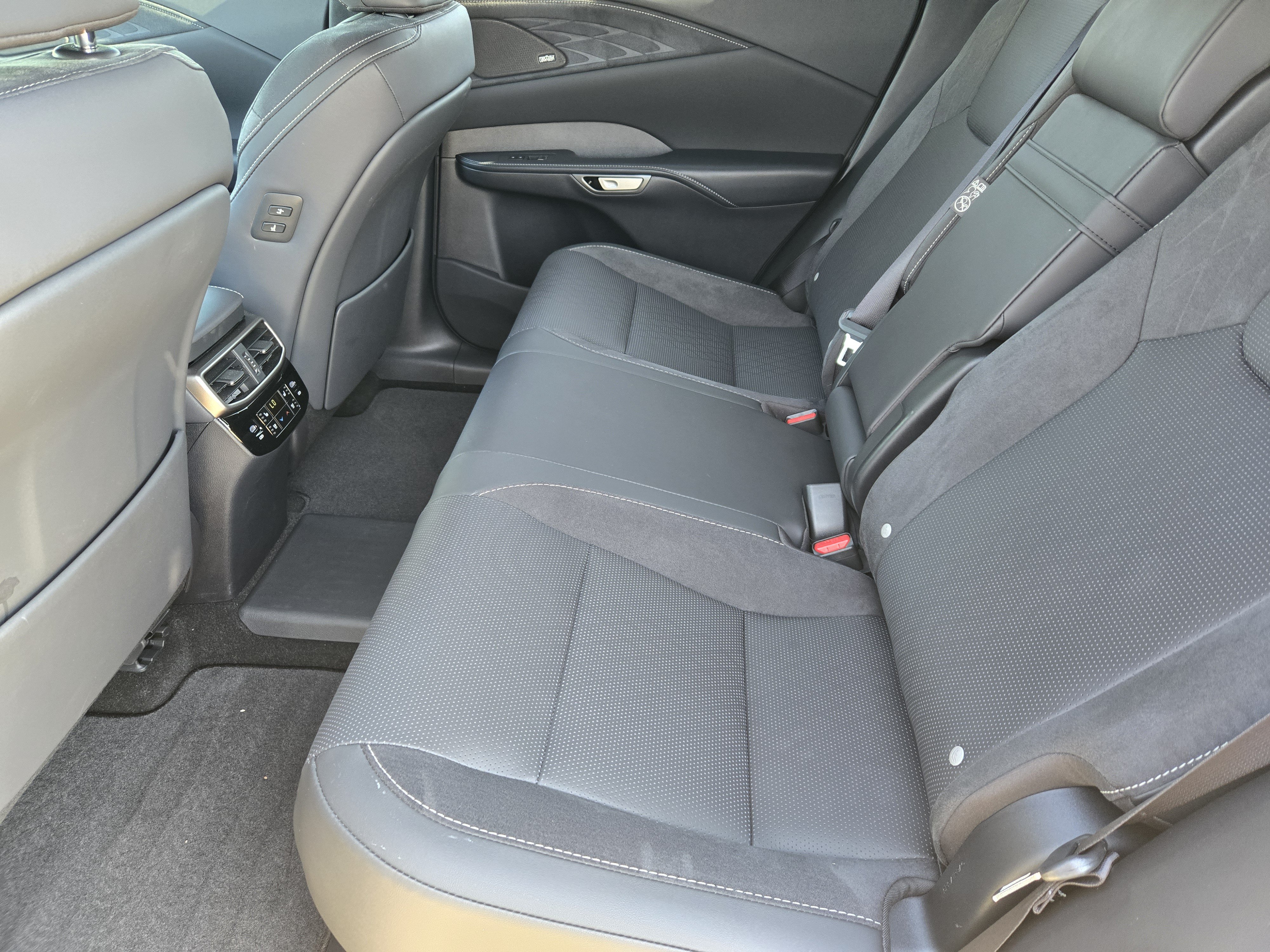 Certified 2025 Lexus RX 450h AWD w/ Convenience Package image 27