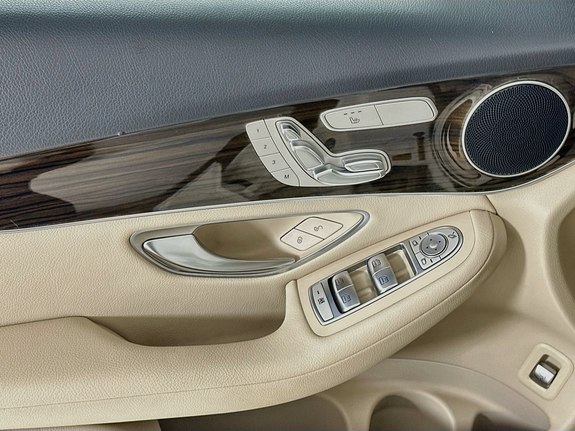 Used 2019 Mercedes-Benz GLC 300 image 19
