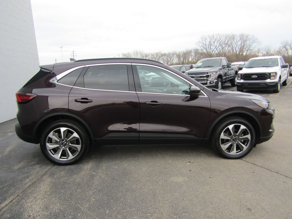 Used 2023 Ford Escape Platinum AWD/4WD image 7
