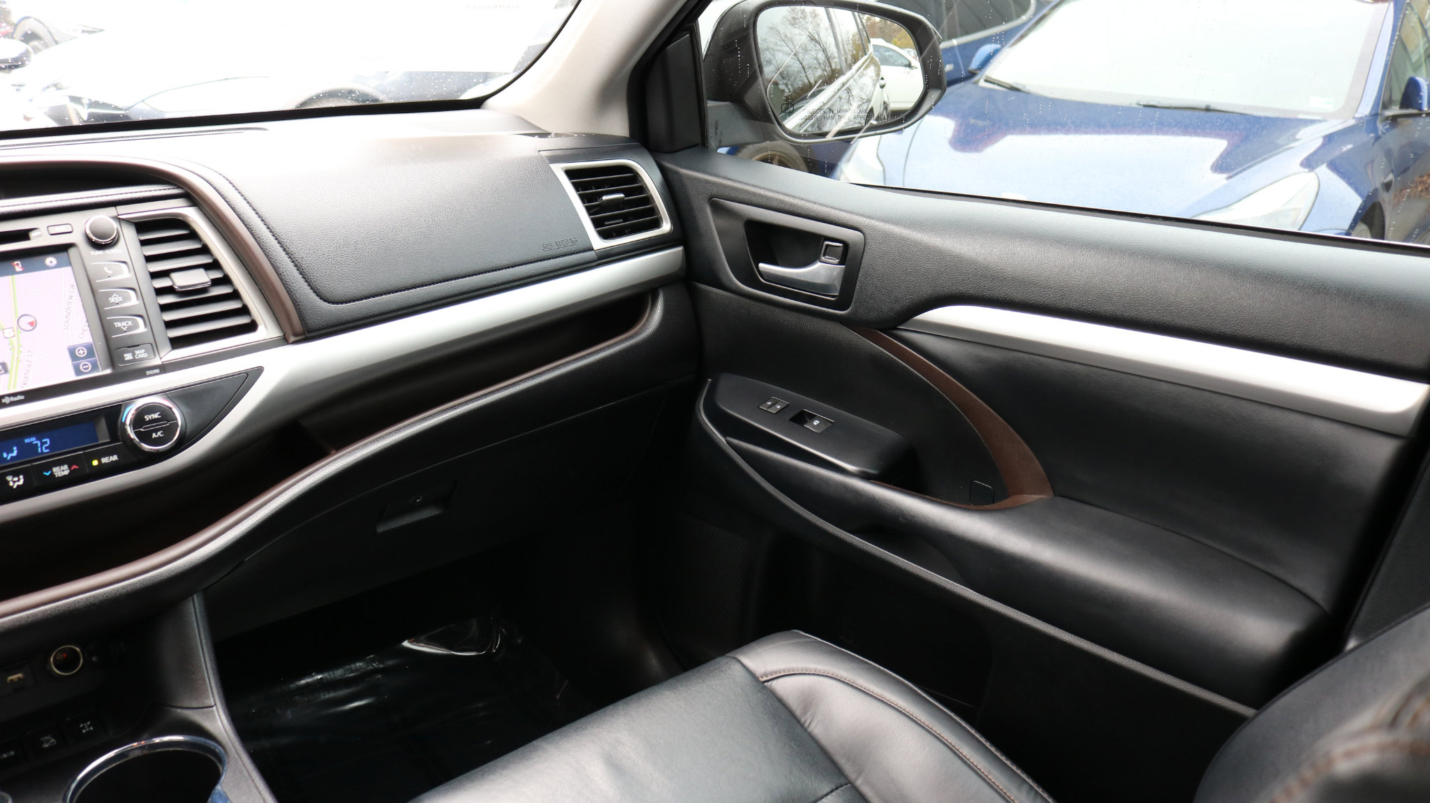 Used 2019 Toyota Highlander XLE image 21