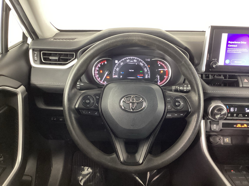 Used 2023 Toyota RAV4 XLE AWD/4WD image 17