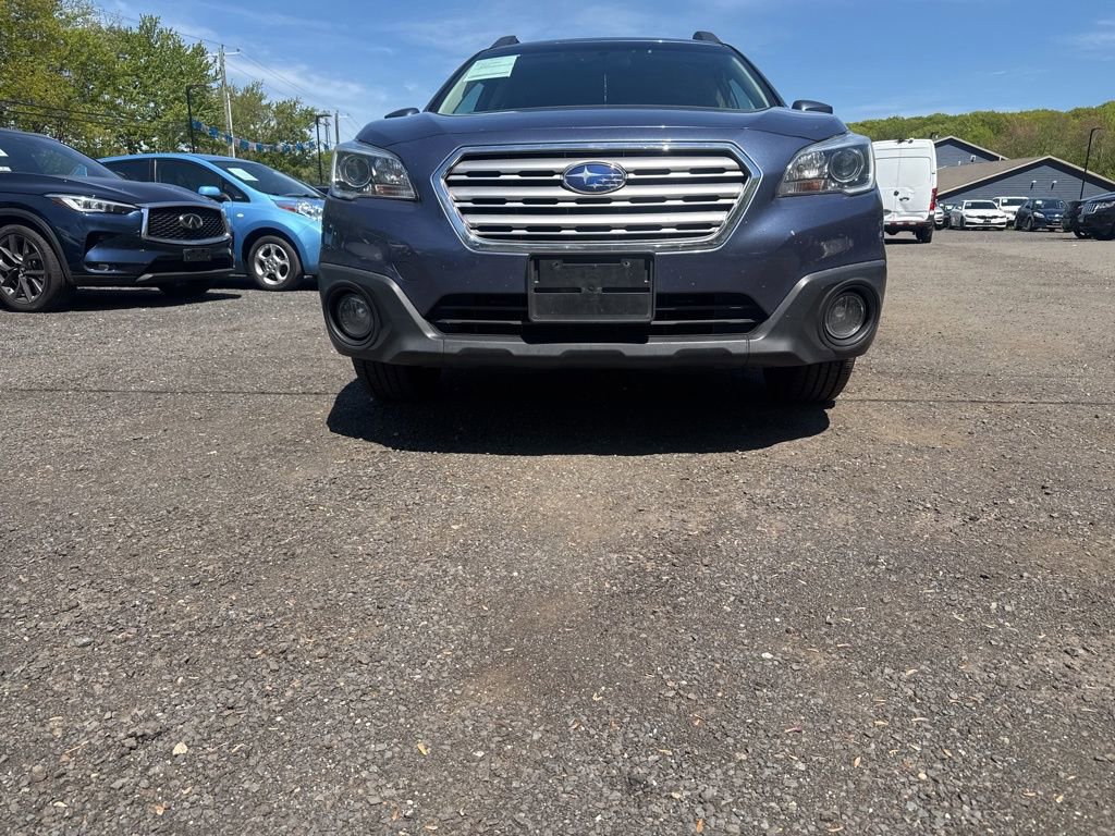 Used 2017 Subaru Outback 2.5i Premium AWD/4WD image 3