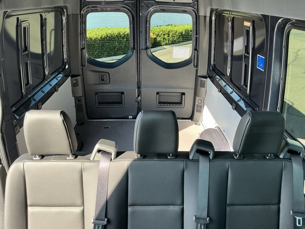 Used 2025 Mercedes-Benz Sprinter 2500 image 22