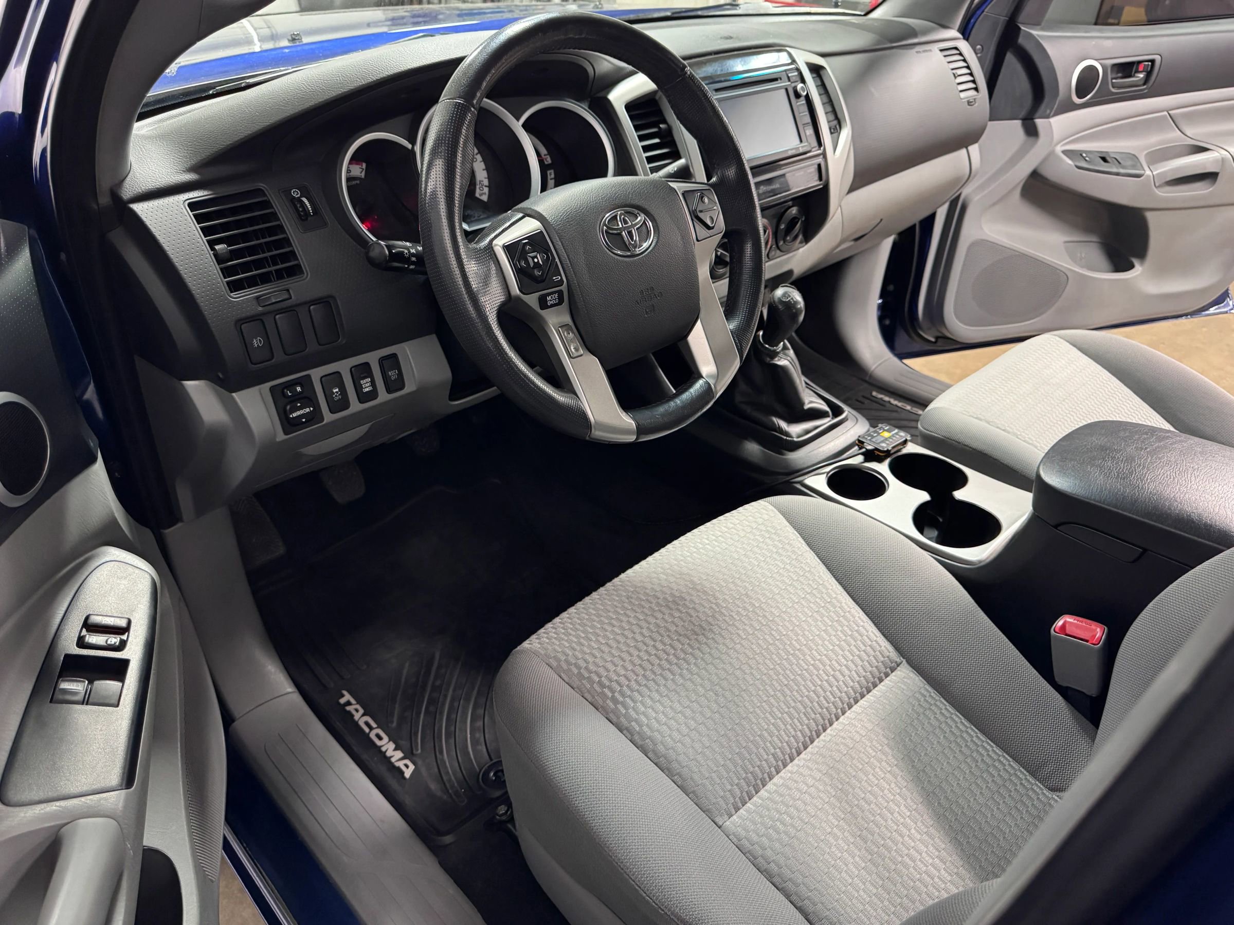 Used 2015 Toyota Tacoma 4x4 Access Cab V6 w/ SR5 Package image 17